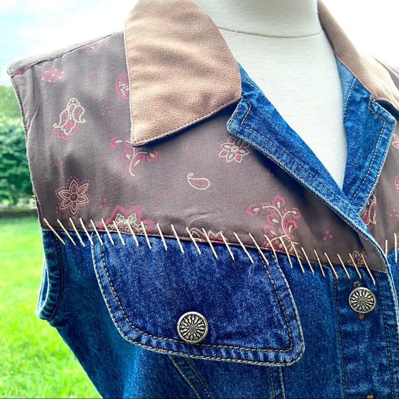 Gordon & James Signature Denim Vest - Picture 11 of 14